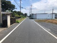 舗装された前面道路。国道6号線と349号線をつなぐ道です。